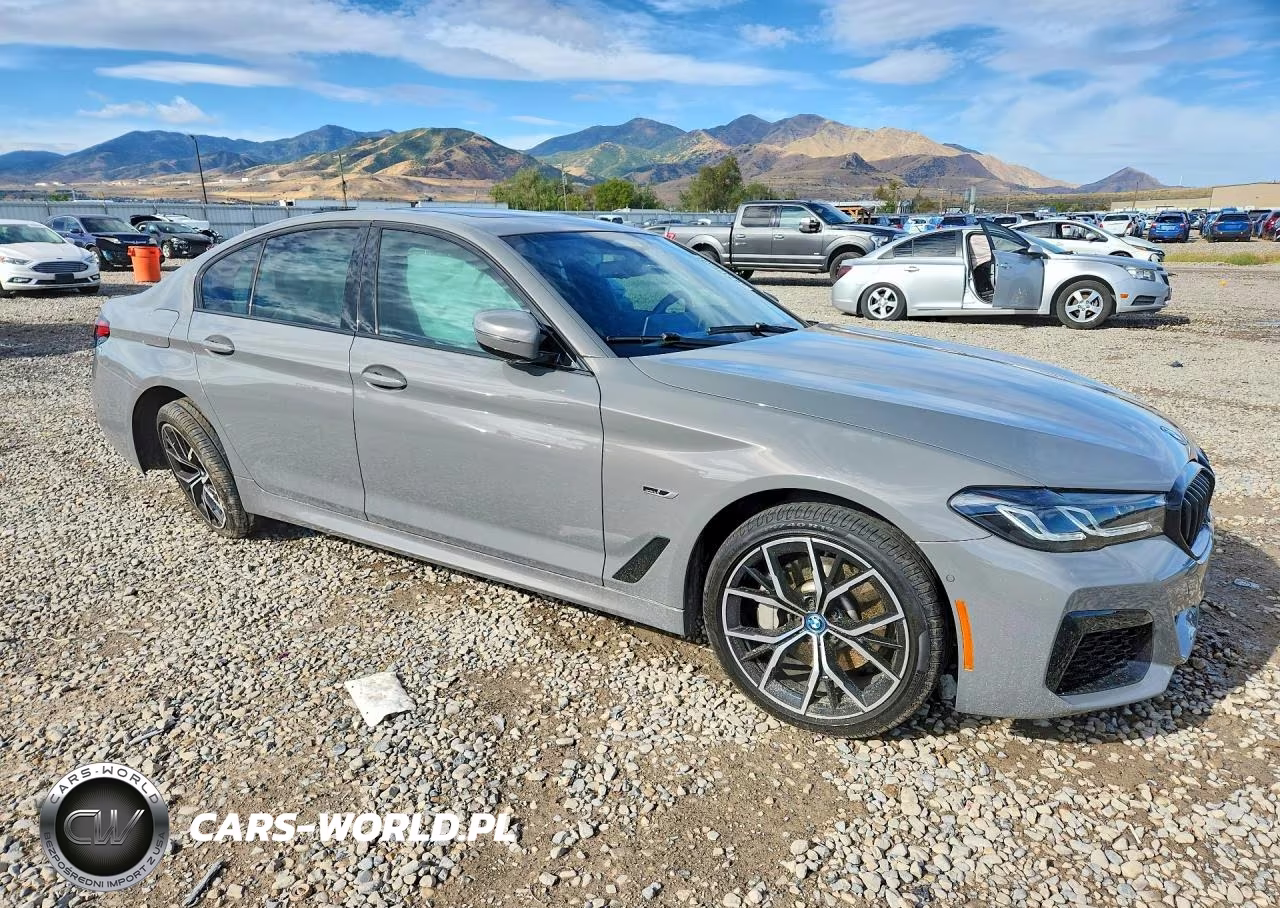 2022 BMW 530Xe VIN:WBA33AG0XNCJ91736 - 4
