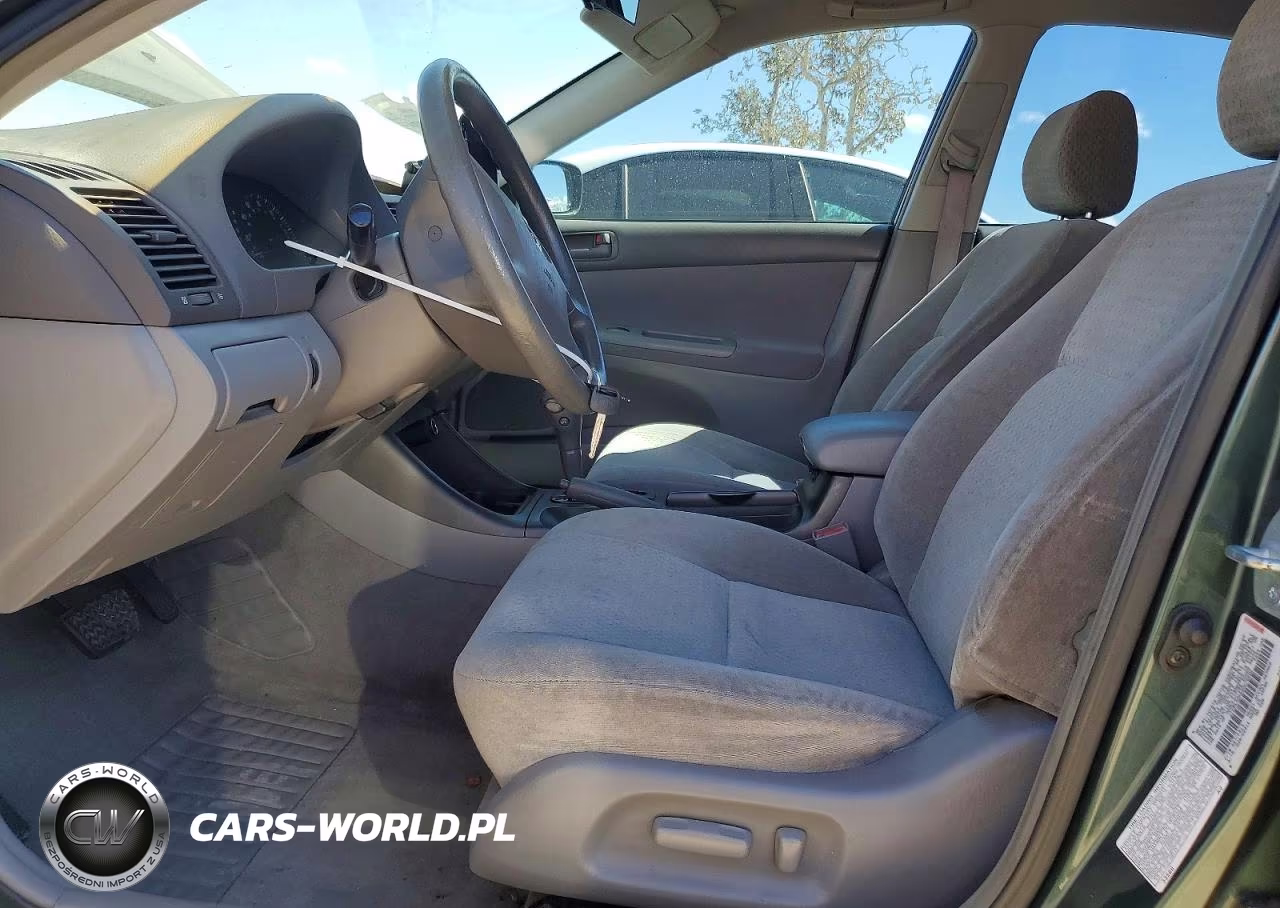 2002 Toyota Camry Le VIN:JTDBE32K820076692 - 7