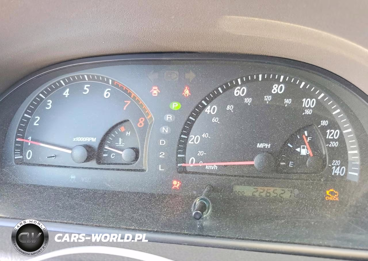 2002 Toyota Camry Le VIN:JTDBE32K820076692 - 9