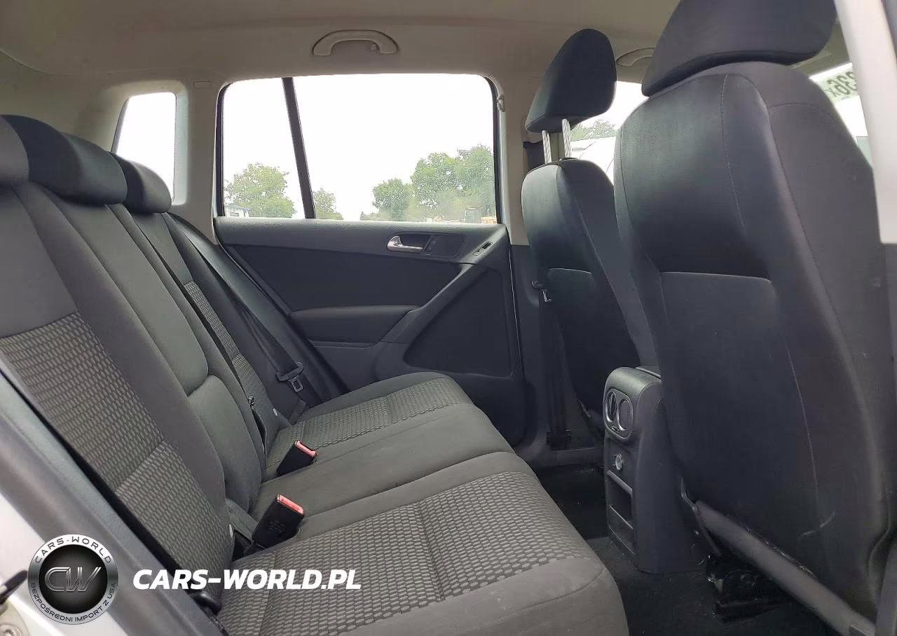 2011 Volkswagen Tiguan S VIN:WVGAV7AX2BW521503 - 10