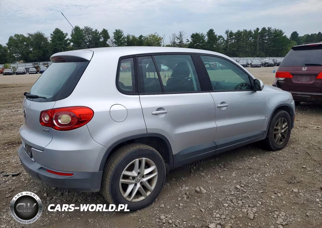 2011 Volkswagen Tiguan S VIN:WVGAV7AX2BW521503 - 3