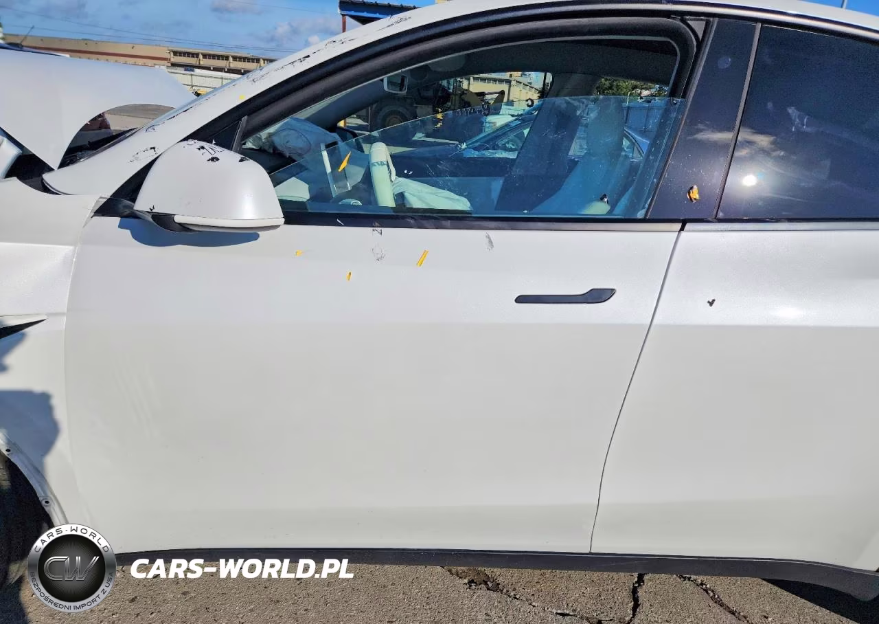 2020 Tesla Model Y VIN:5YJYGDEE6LF043015 - 7