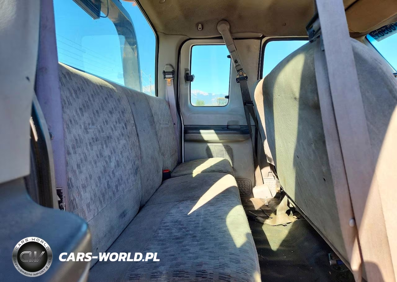 2006 Ford F650 VIN:3FDNX65H8YMA82695 - 10