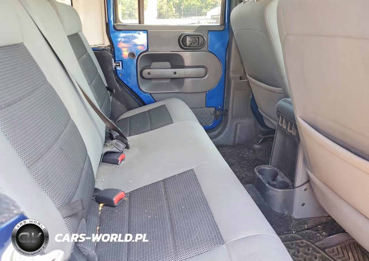 2010 Jeep Wrangler Unlimited Sahara VIN:1J4BA5H17AL116130 - 11