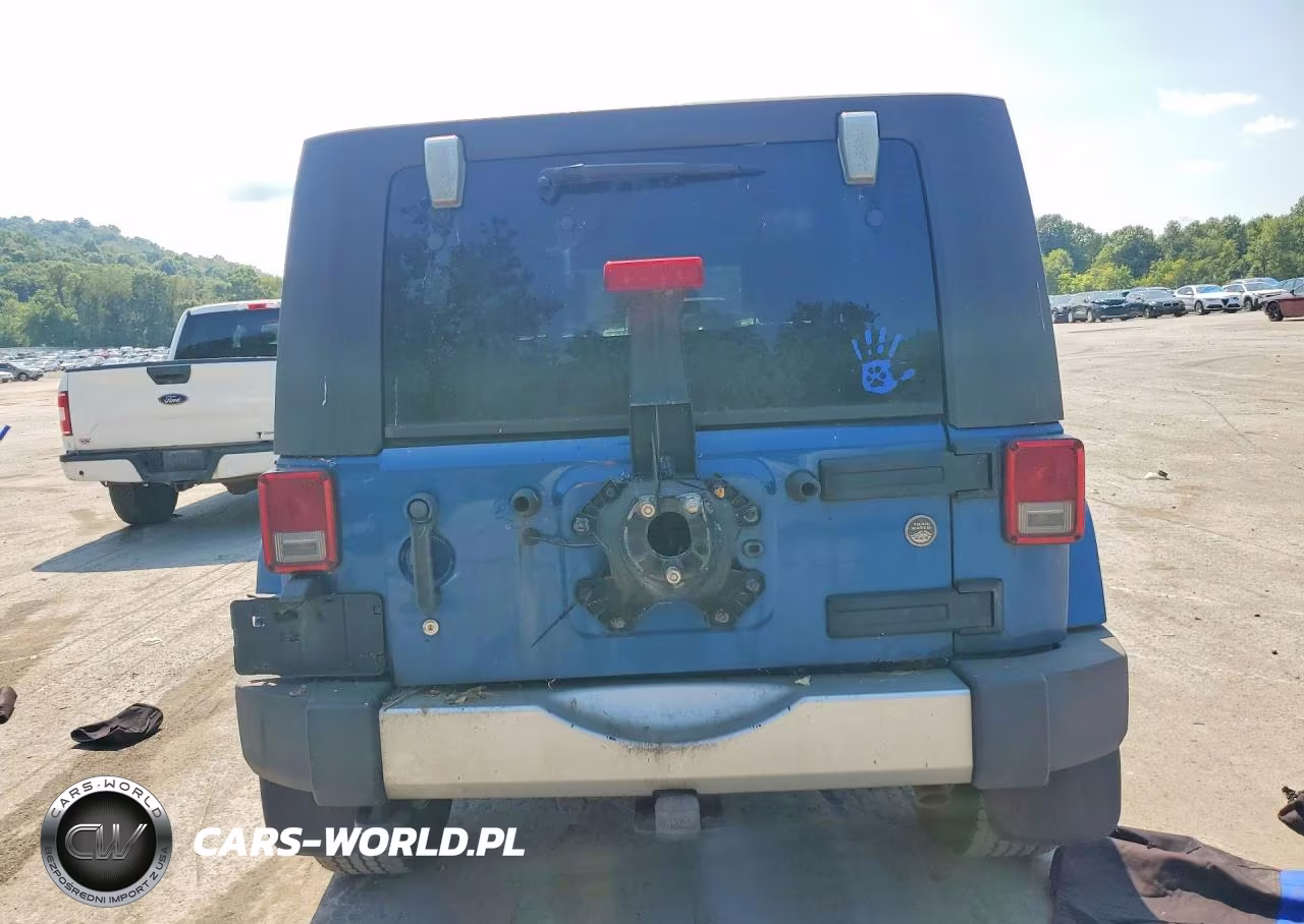 2010 Jeep Wrangler Unlimited Sahara VIN:1J4BA5H17AL116130 - 6