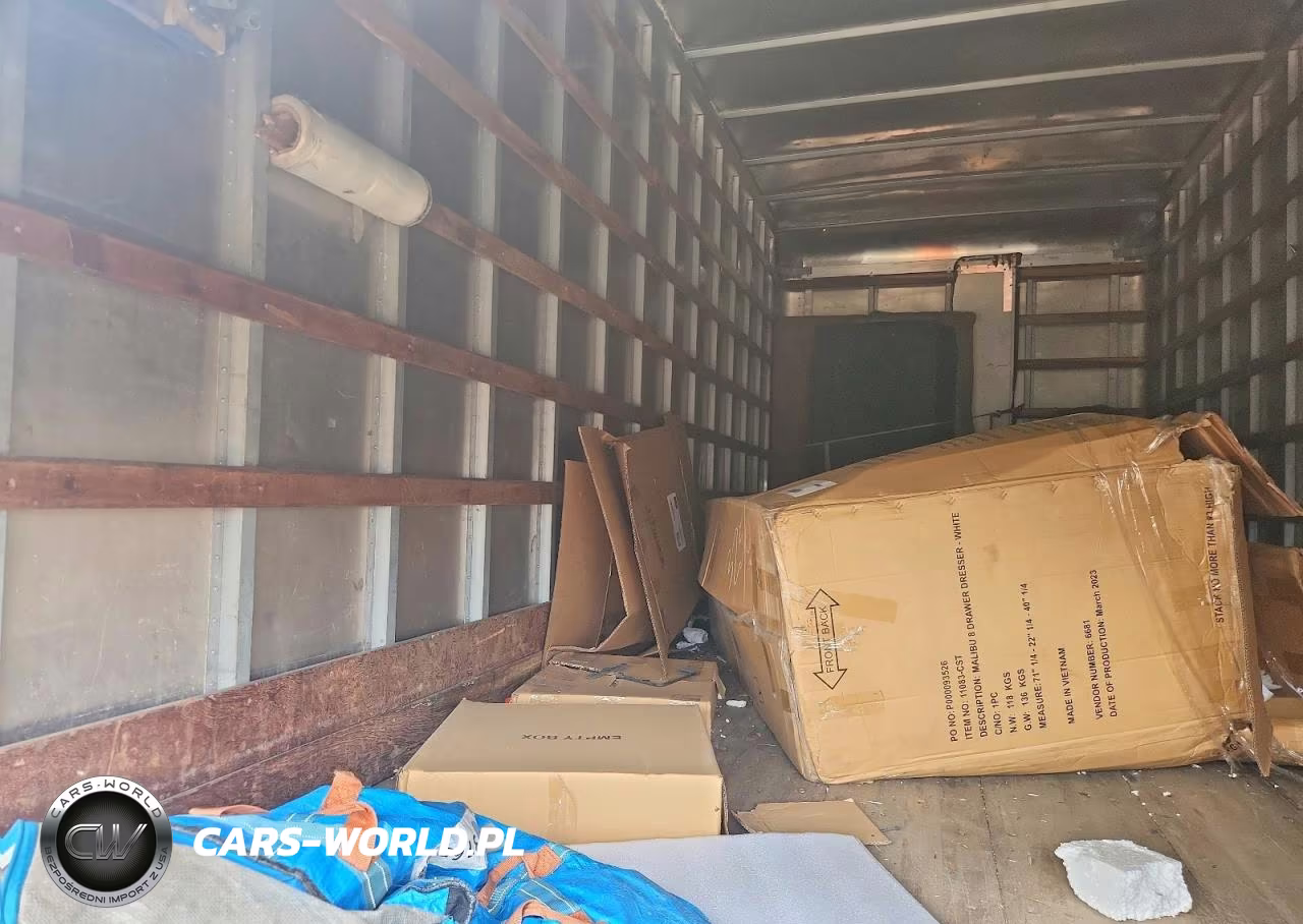 2018 Hino 195 Box Truck VIN:JHHSDM2H6JK006797 - 11