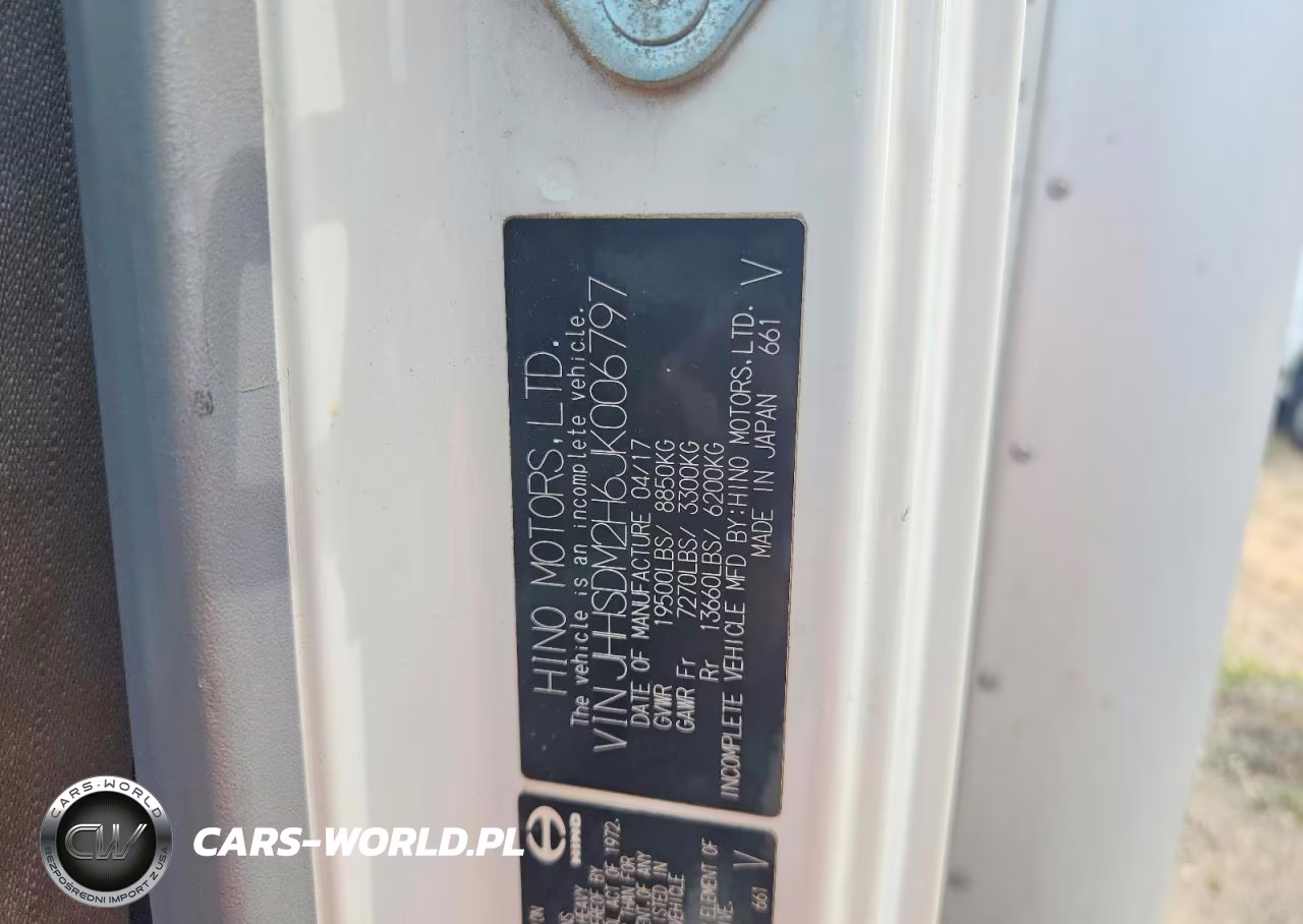 2018 Hino 195 Box Truck VIN:JHHSDM2H6JK006797 - 13