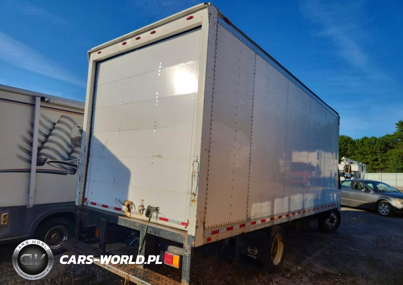 2018 Hino 195 Box Truck VIN:JHHSDM2H6JK006797 - 3