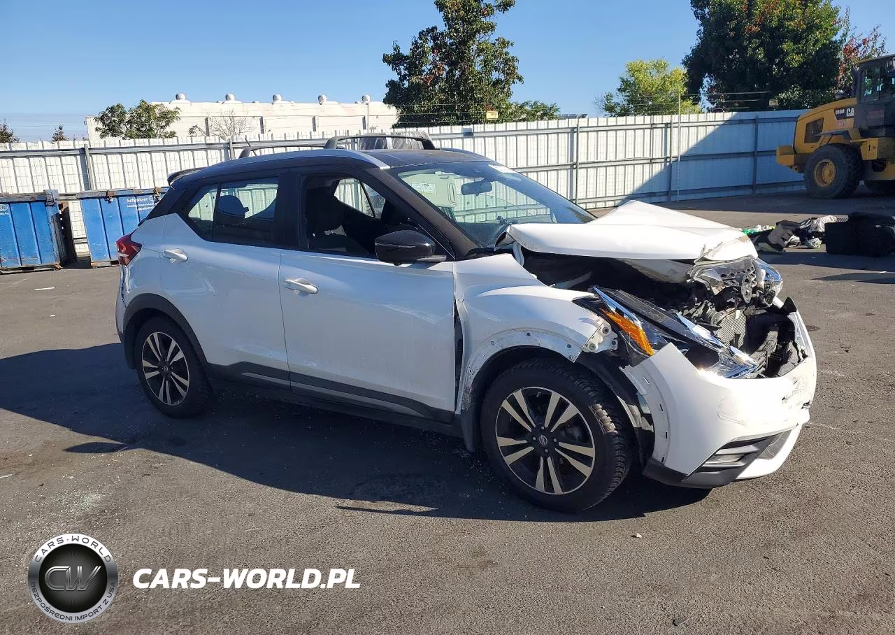 2020 Nissan Kicks Sr VIN:3N1CP5DV1LL493371 - 4