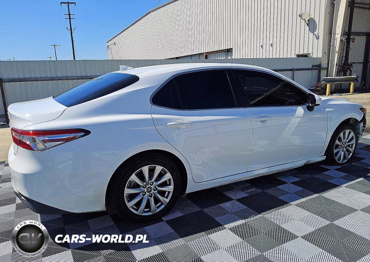 2019 Toyota Camry Le VIN:4T1B11HK3KU263107 - 3