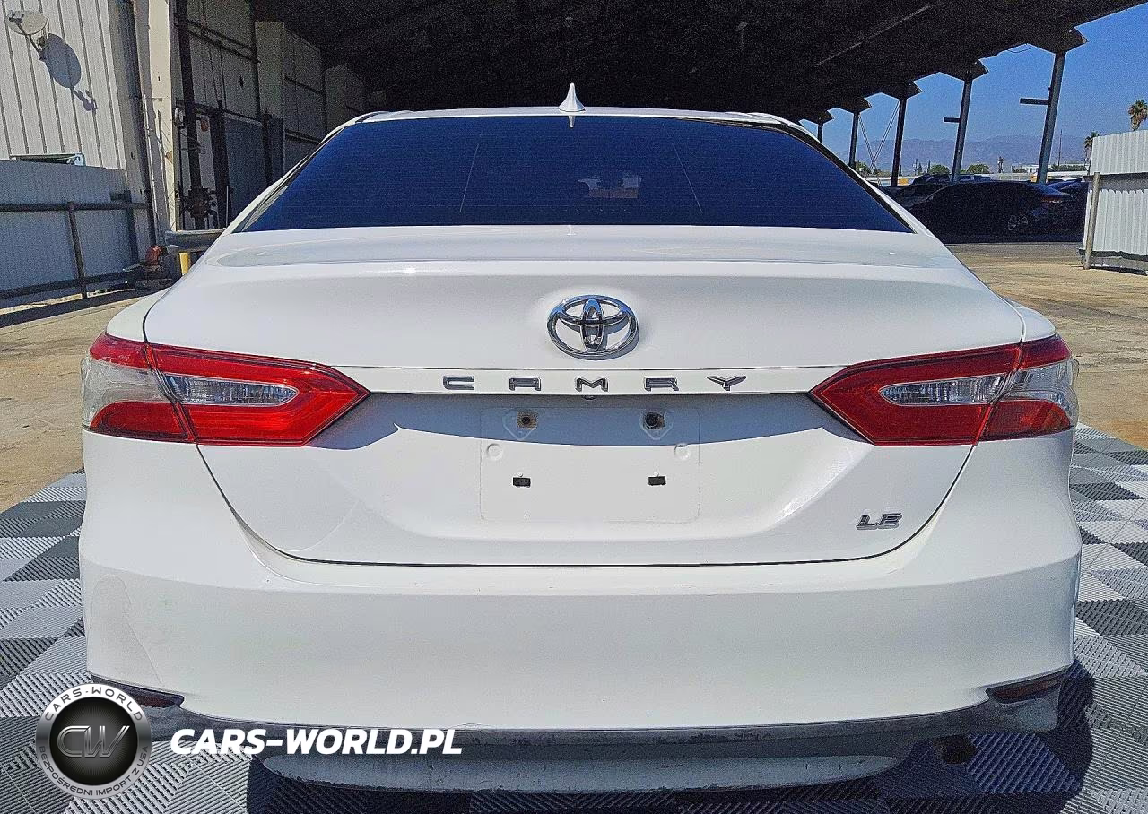 2019 Toyota Camry Le VIN:4T1B11HK3KU263107 - 6