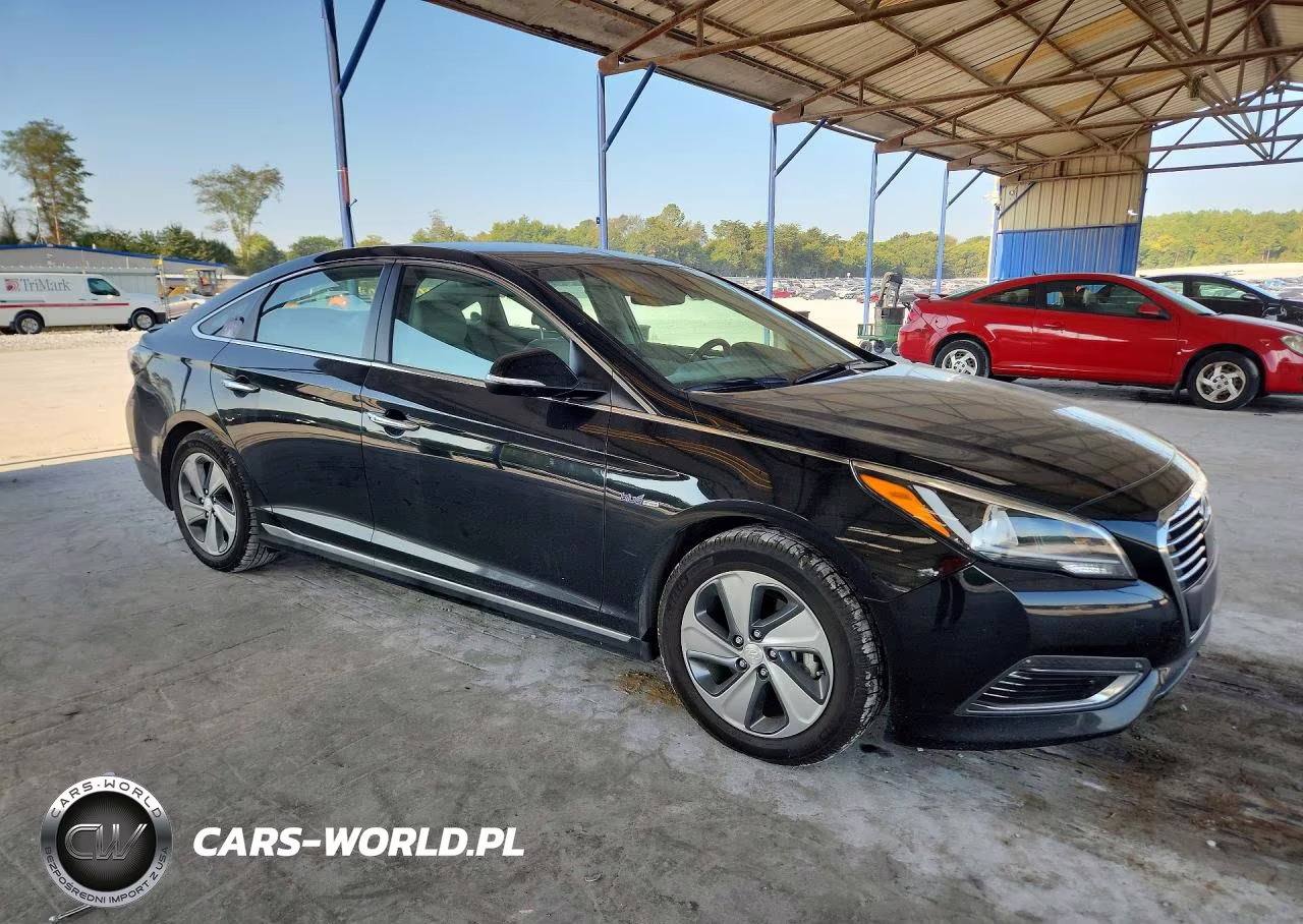2017 Hyundai Sonata Plug-In Hybrid Limited VIN:KMHE54L23HA045186 - 4