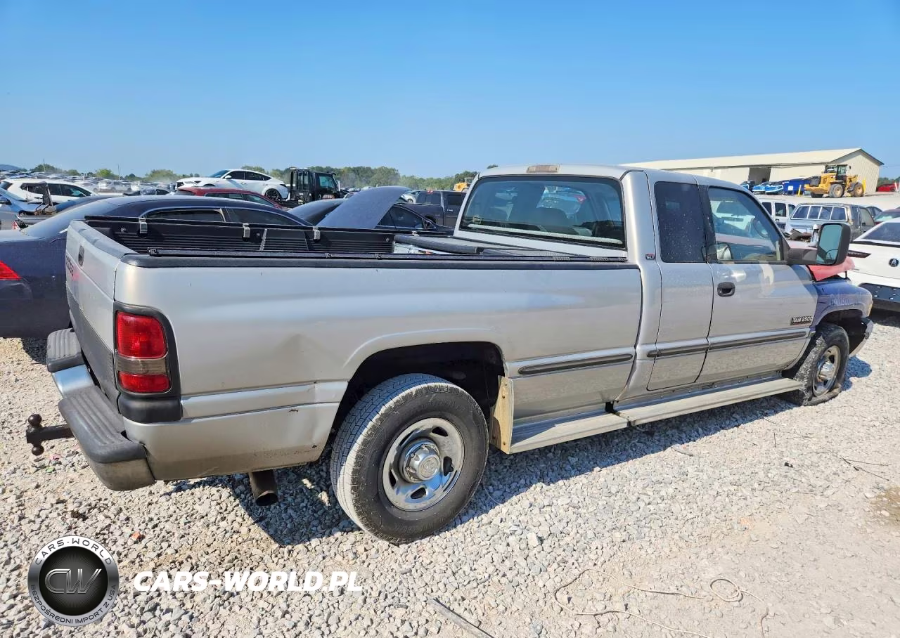 1998 Dodge Ram 2500 VIN:1B7KC2362WJ217886 - 3