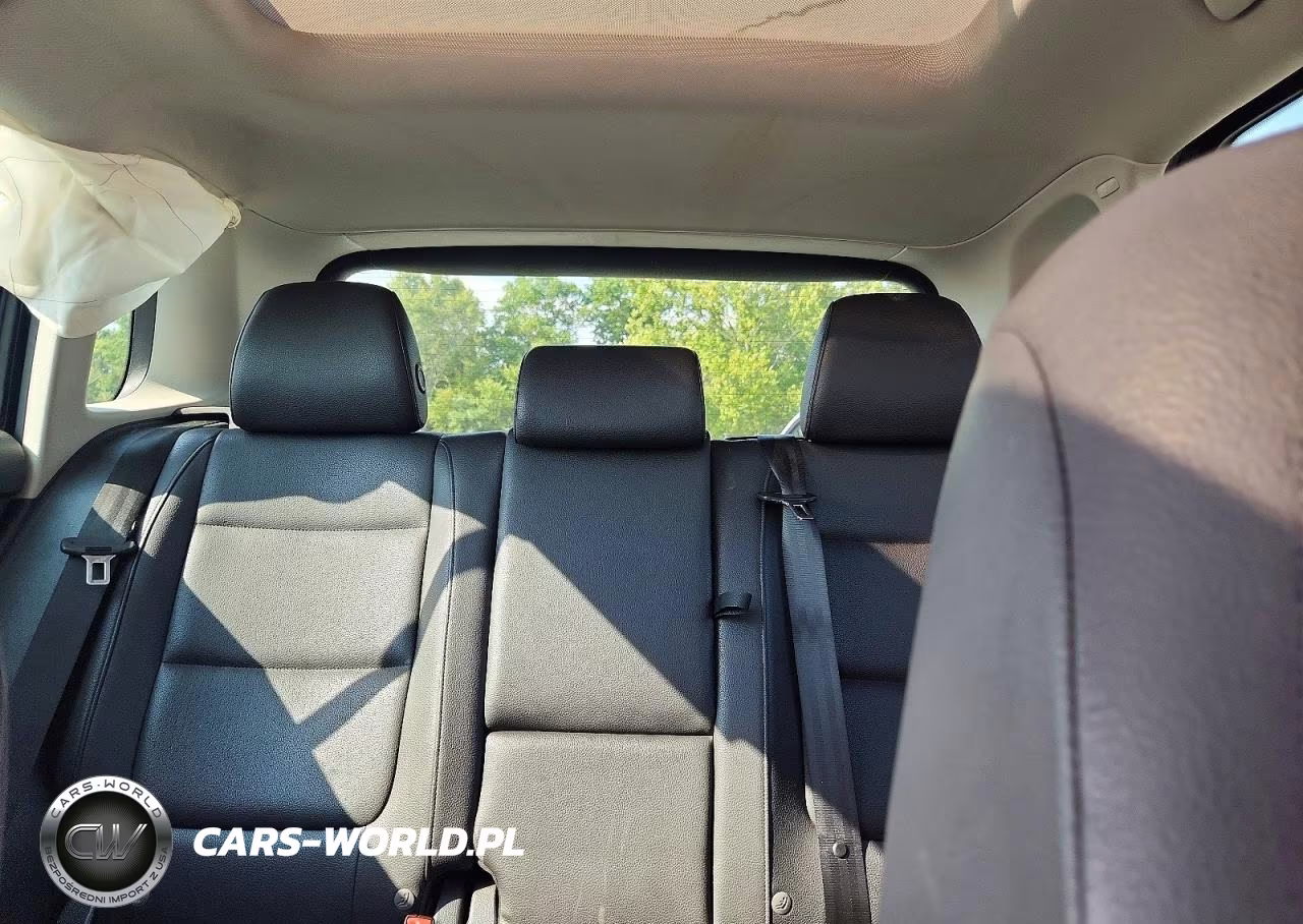 2017 Volkswagen Tiguan Wolfsburg VIN:WVGSV7AXXHK008939 - 10