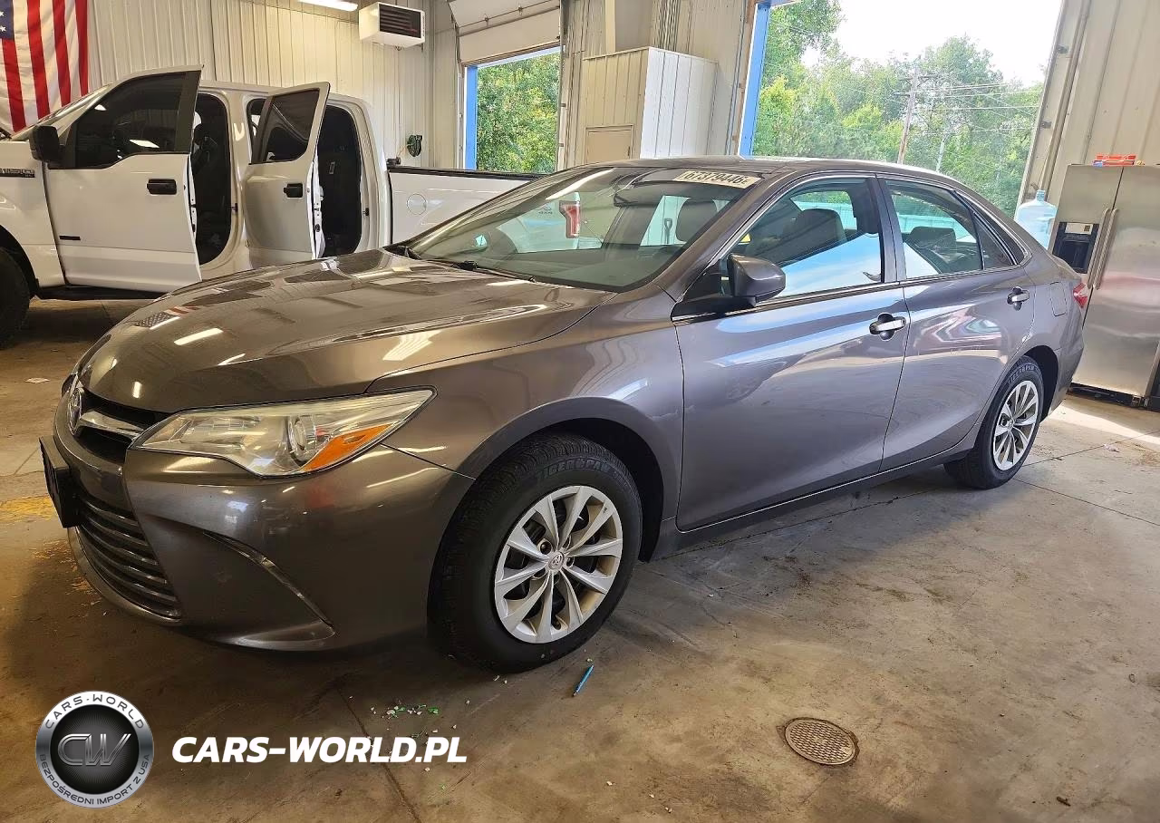 2016 Toyota Camry Le