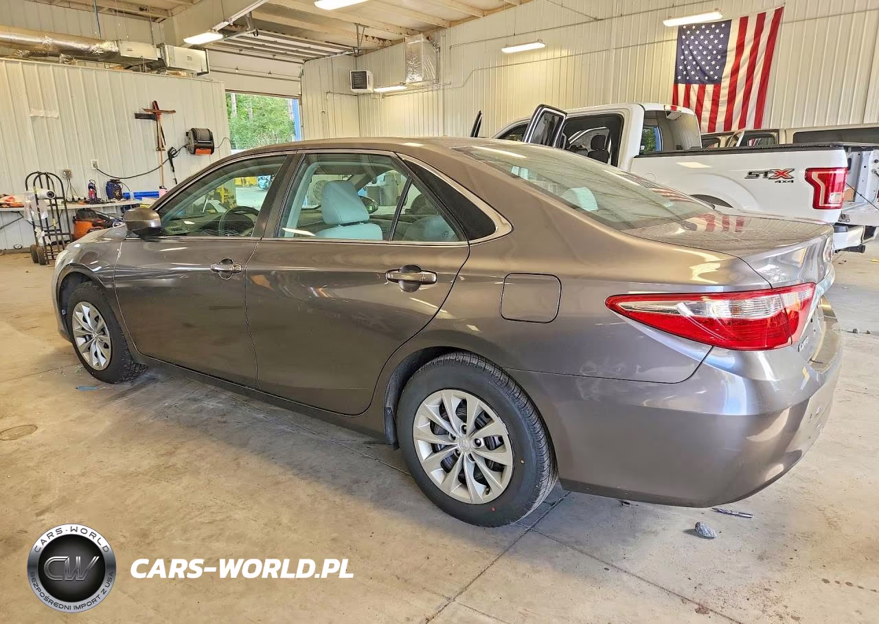 2016 Toyota Camry Le VIN:4T1BF1FK3GU160944 - 2