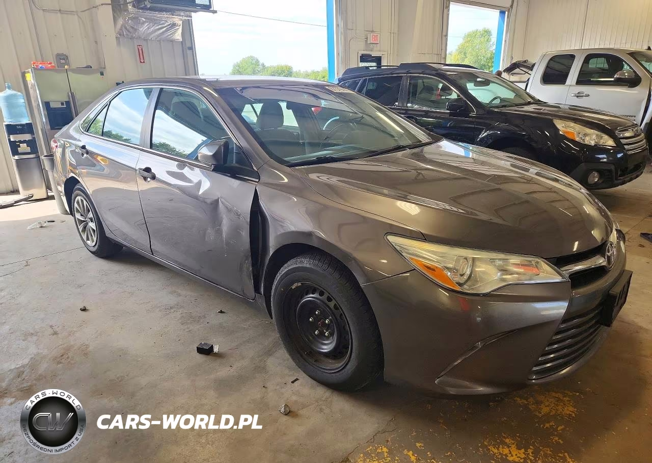 2016 Toyota Camry Le VIN:4T1BF1FK3GU160944 - 4