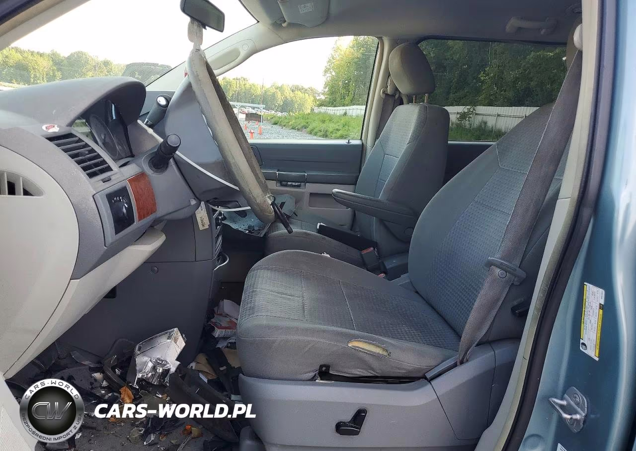 2009 Chrysler Town & Country Lx VIN:2A8HR44E29R529824 - 7
