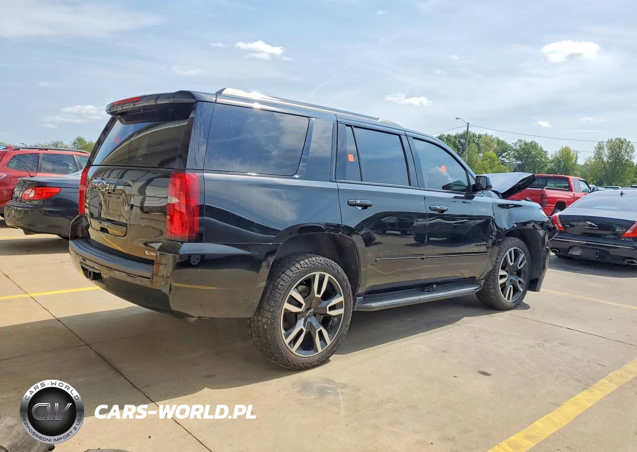 2018 Chevrolet Tahoe K1500 Premier VIN:1GNSKCKJ1JR181172 - 3