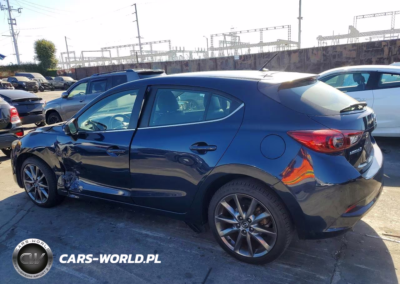 2018 Mazda 3 Touring VIN:3MZBN1L36JM270416 - 2