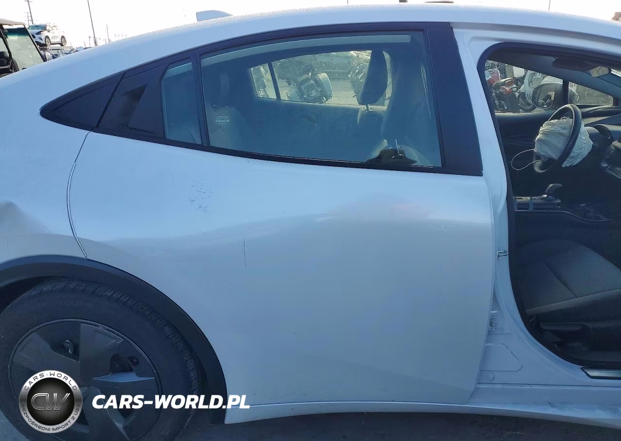 2024 Toyota Prius Le VIN:JTDACAAU8R3040325 - 10