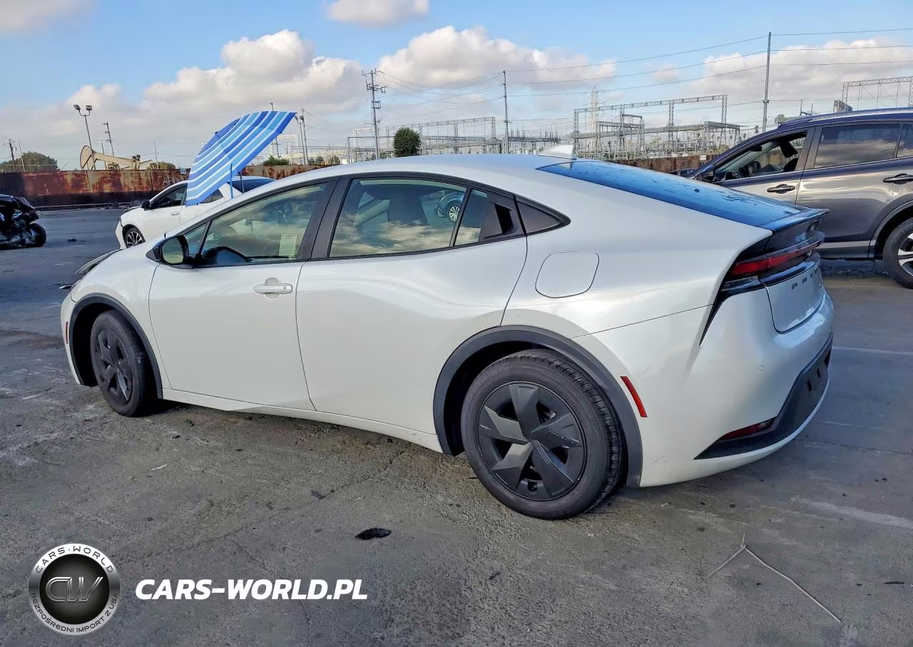 2024 Toyota Prius Le VIN:JTDACAAU8R3040325 - 2