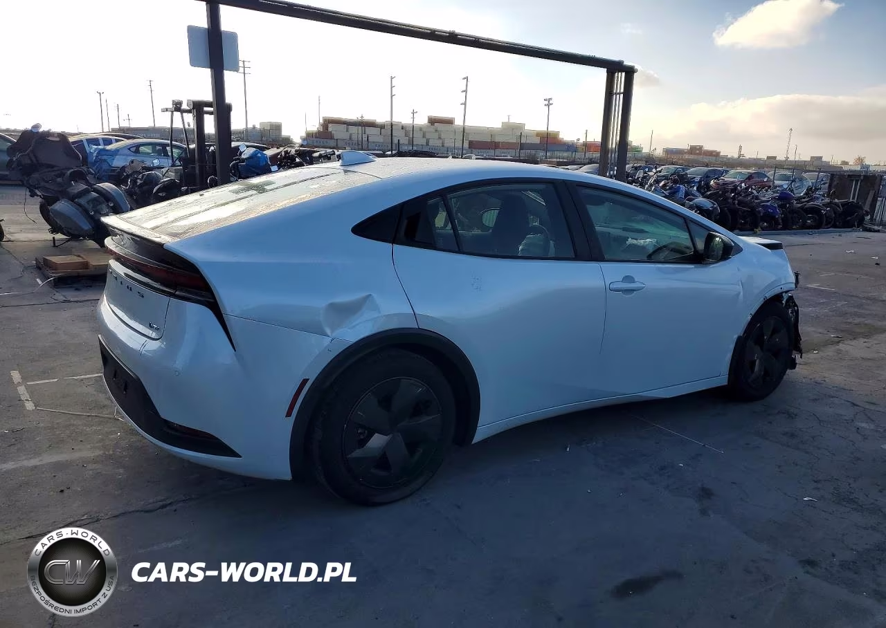 2024 Toyota Prius Le VIN:JTDACAAU8R3040325 - 3