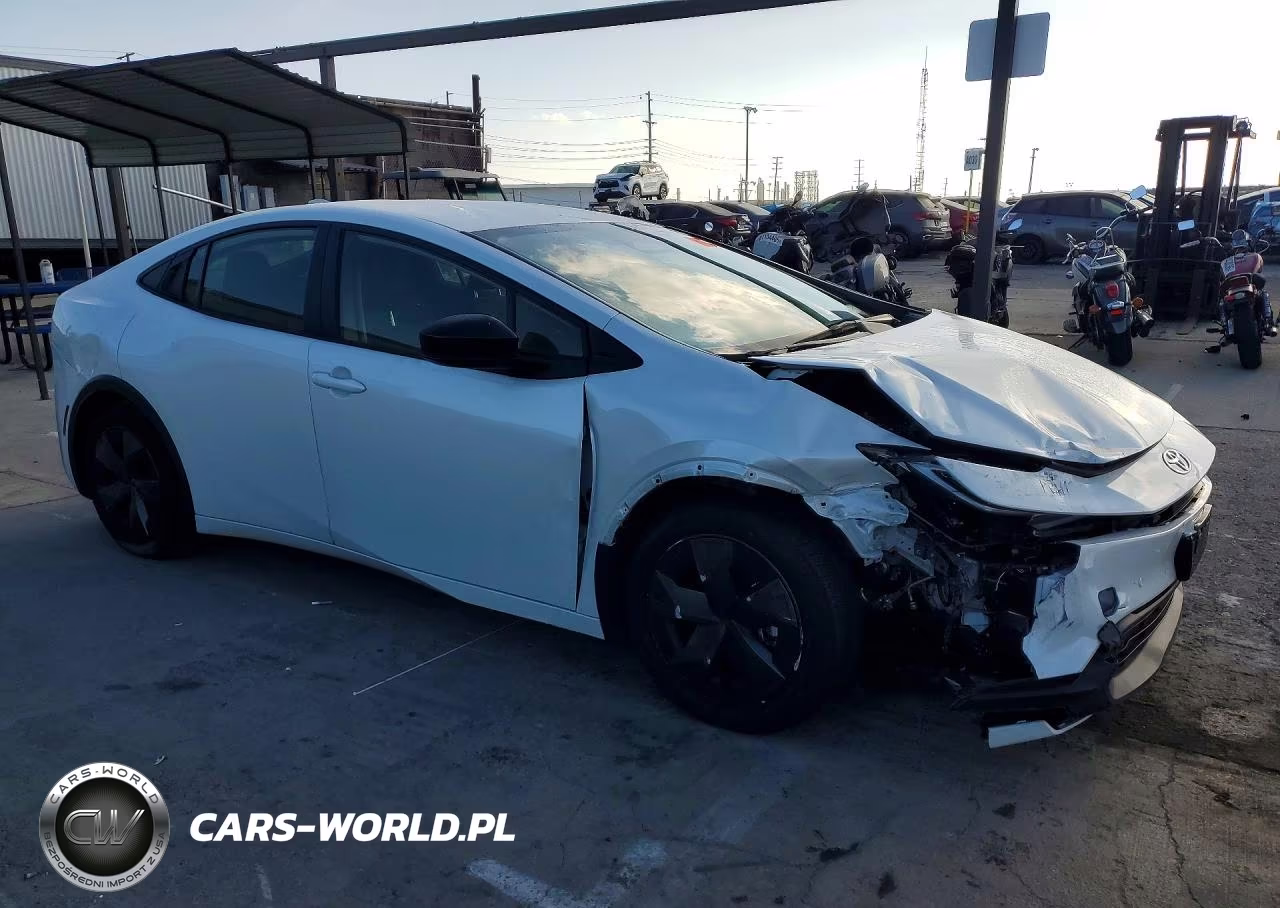2024 Toyota Prius Le VIN:JTDACAAU8R3040325 - 4