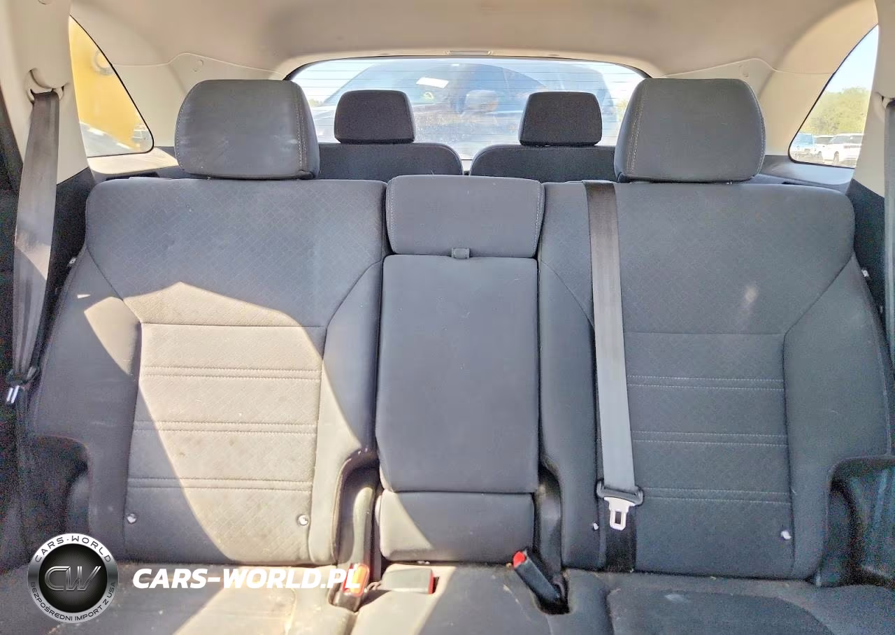 2020 Kia Sorento S VIN:5XYPG4A54LG615757 - 10