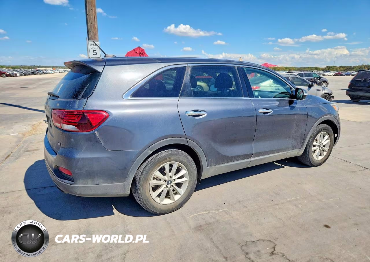 2020 Kia Sorento S VIN:5XYPG4A54LG615757 - 3