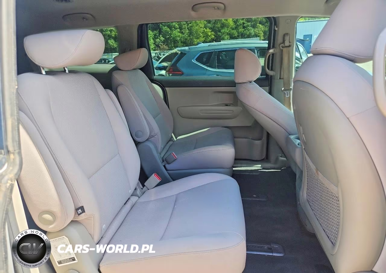 2017 Kia Sedona L VIN:KNDMA5C12H6263261 - 11