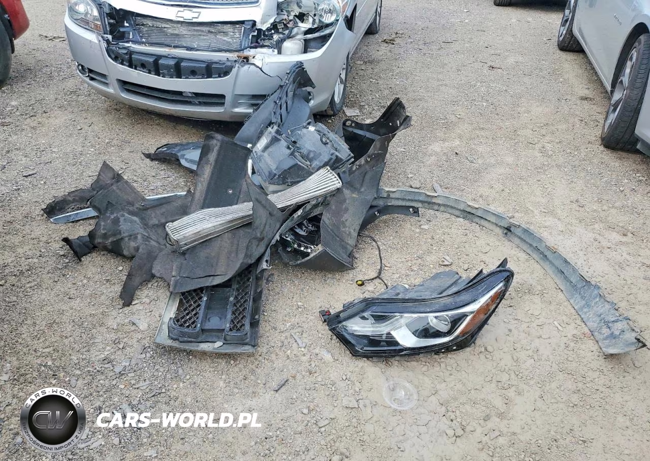 2019 Chevrolet Equinox Premier VIN:3GNAXNEV7KL310841 - 13
