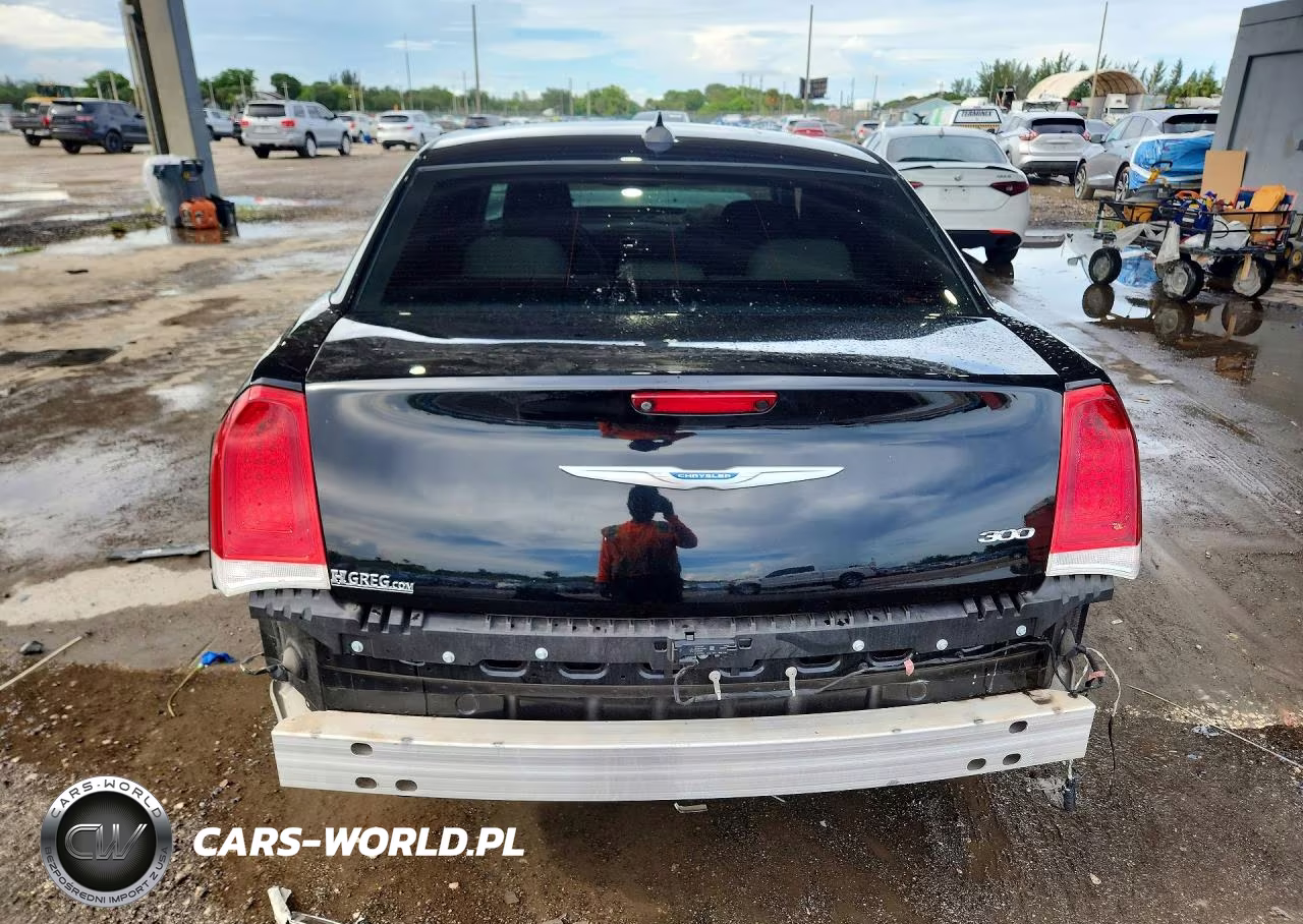 2020 Chrysler 300 Touring VIN:2C3CCAAGXLH209322 - 6