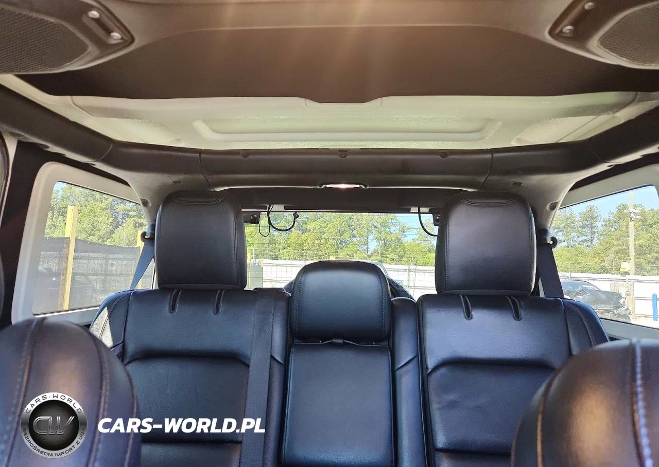 2019 Jeep Wrangler Unlimited Rubicon VIN:1C4HJXFN1KW525810 - 10
