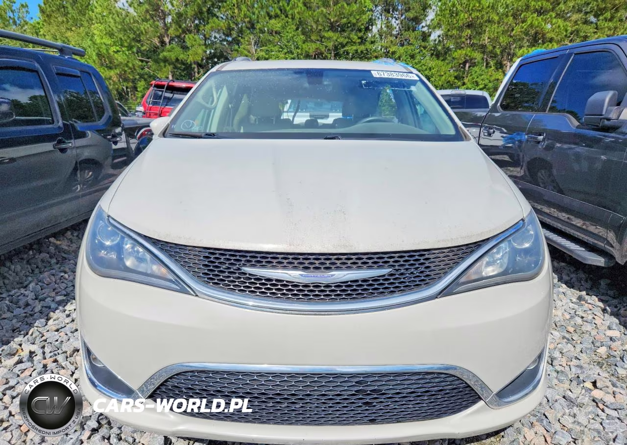 2017 Chrysler Pacifica Touring L VIN:2C4RC1BG2HR553703 - 5