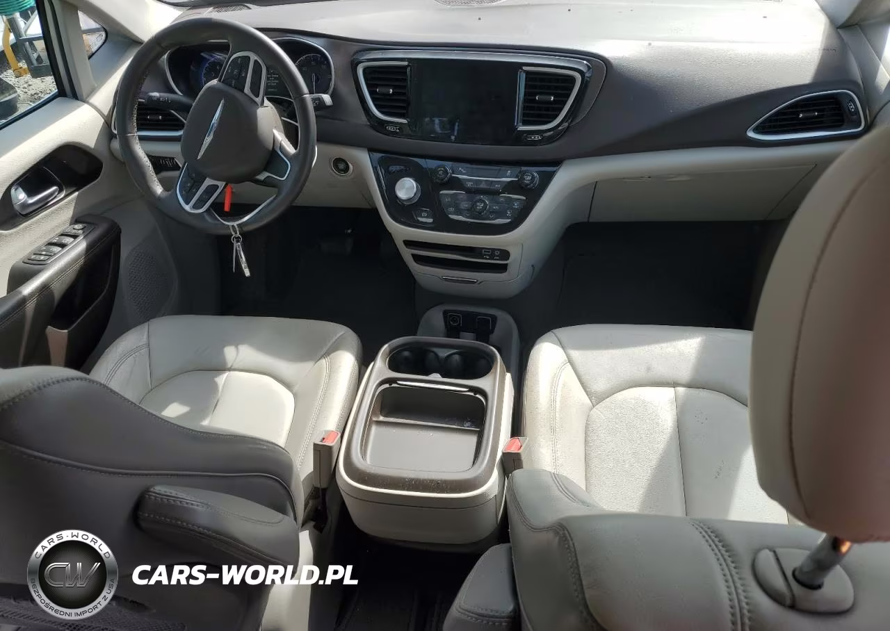 2017 Chrysler Pacifica Touring L VIN:2C4RC1BG2HR553703 - 8