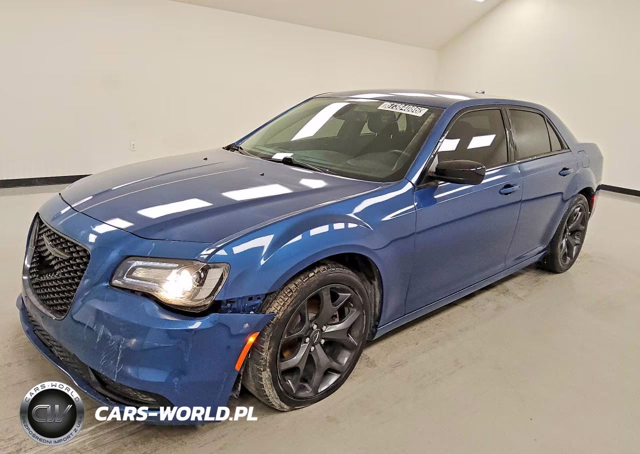 2020 Chrysler 300 Touring VIN:2C3CCAAGXLH164379 - 1