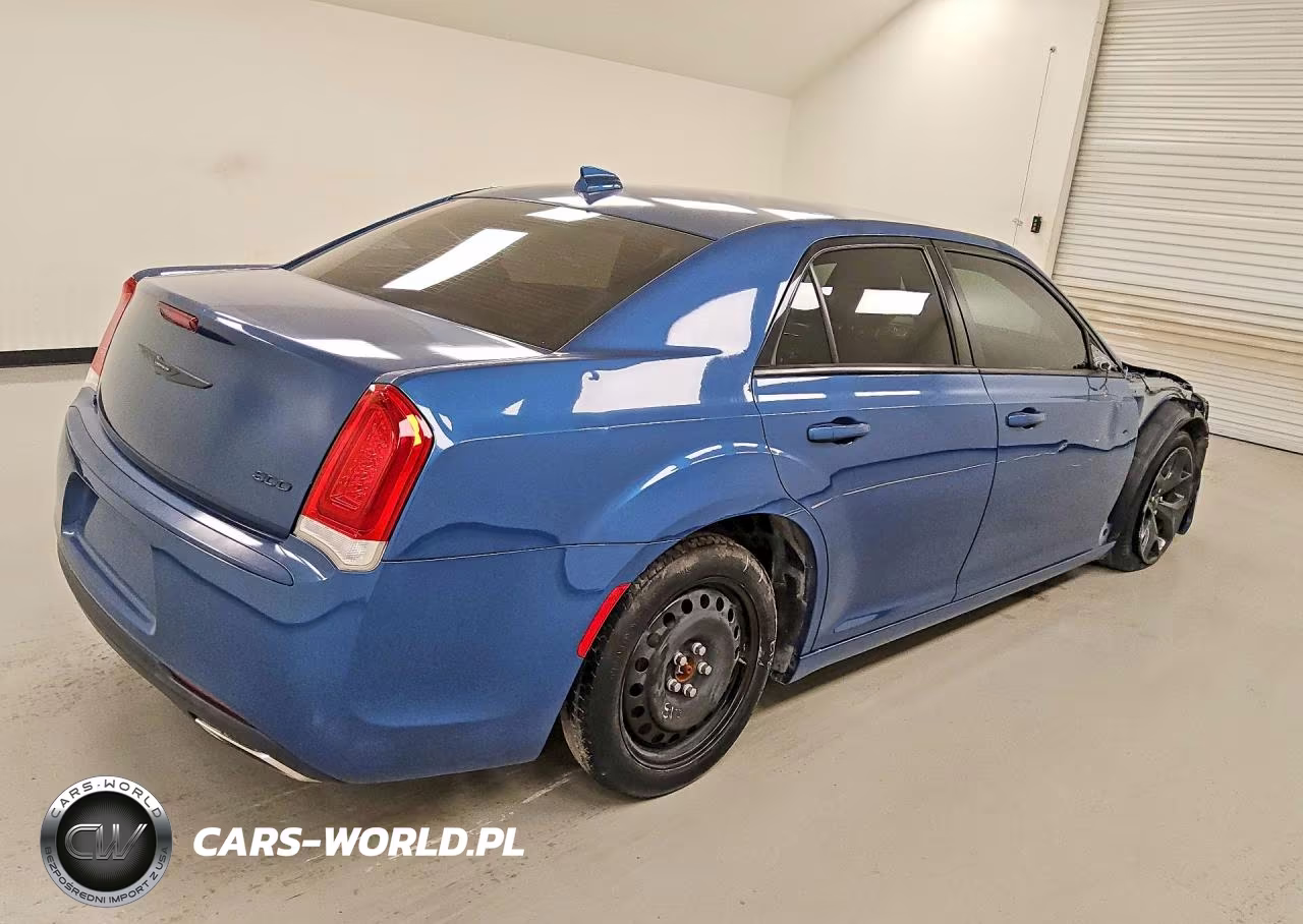 2020 Chrysler 300 Touring VIN:2C3CCAAGXLH164379 - 3