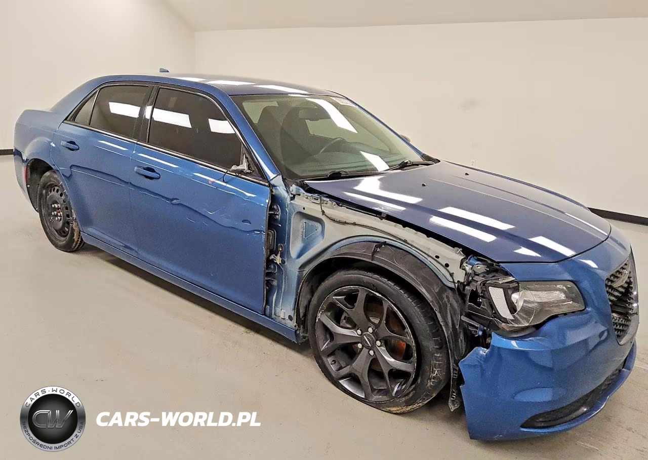 2020 Chrysler 300 Touring VIN:2C3CCAAGXLH164379 - 4