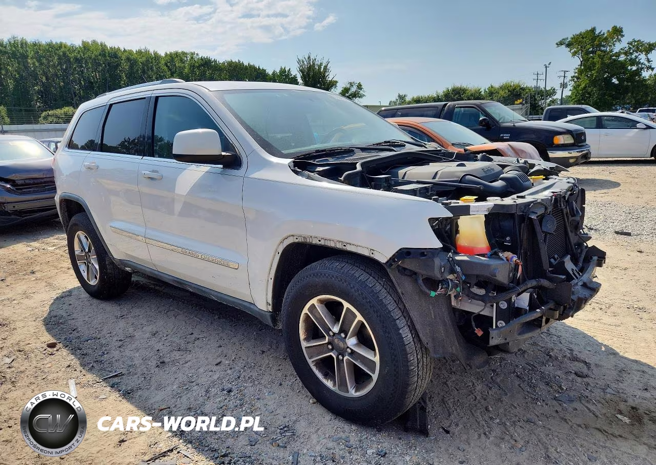 2011 Jeep Grand Cherokee Laredo VIN:1J4RR4GGXBC657018 - 4
