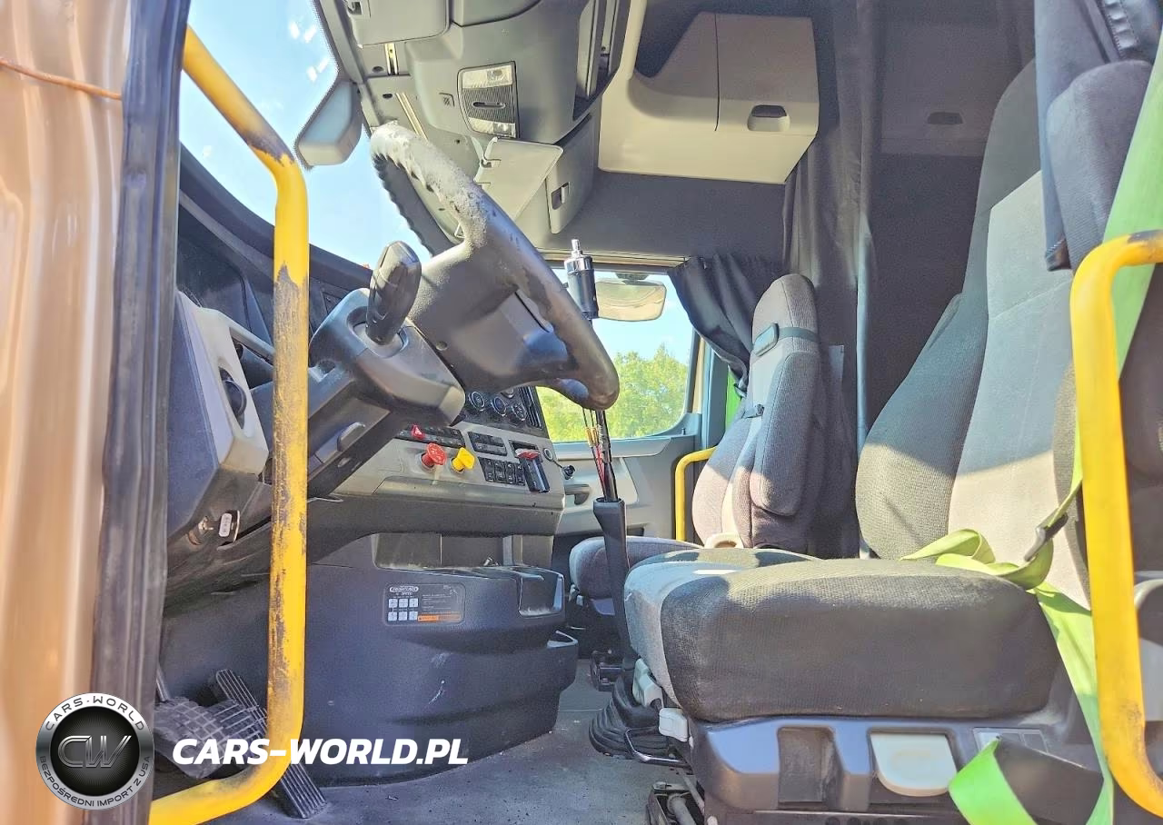 2018 Freightliner Cascadia 126 VIN:3AKJHHDR2JSJJ0386 - 7