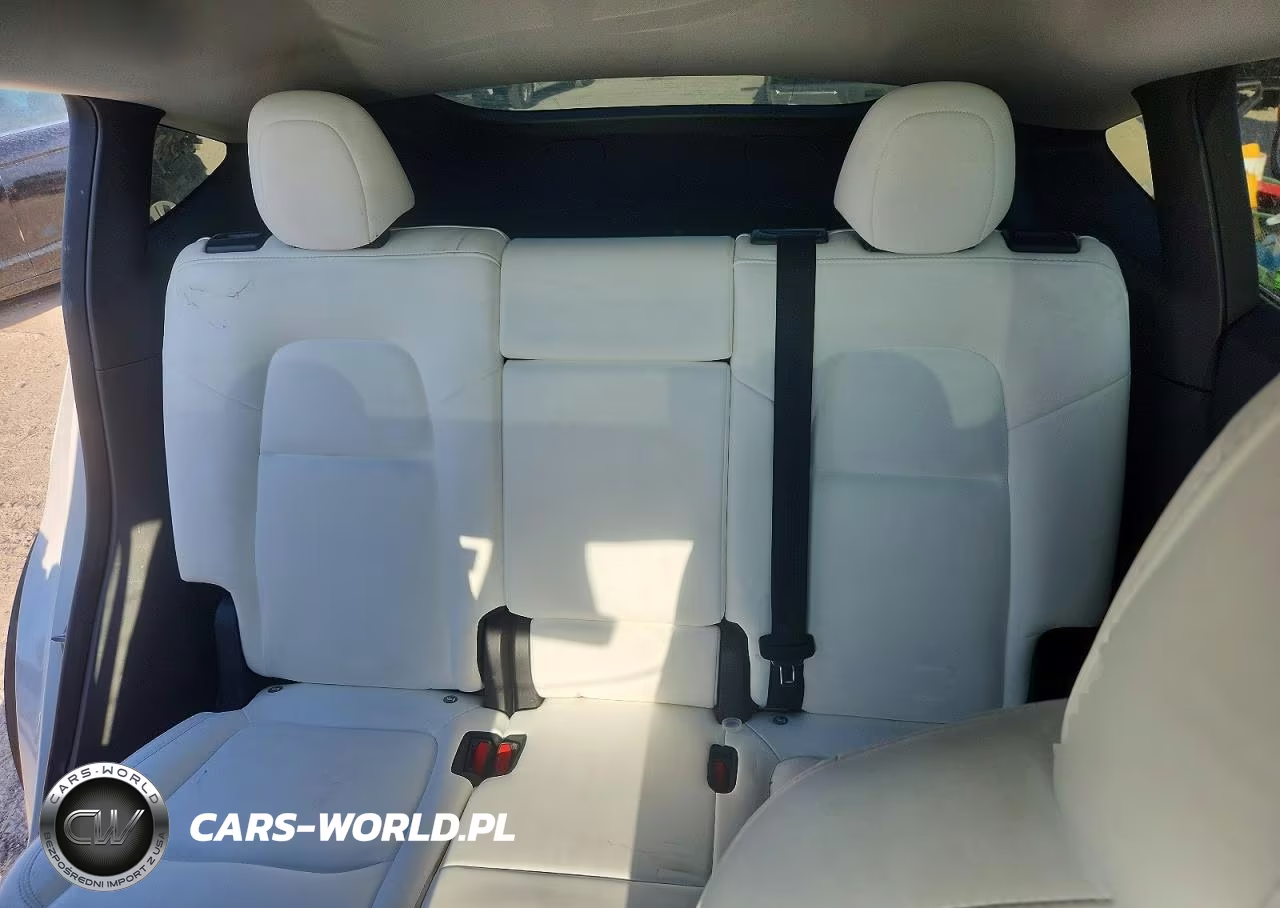 2022 Tesla Model Y VIN:7SAYGAEE5NF539072 - 10
