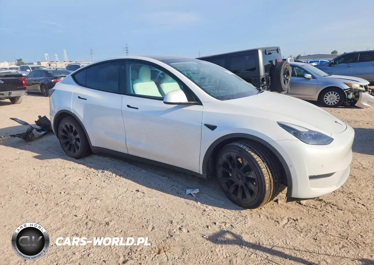 2022 Tesla Model Y VIN:7SAYGAEE5NF539072 - 4