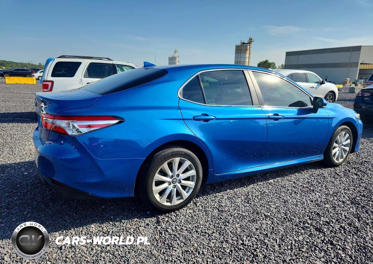 2019 Toyota Camry Le VIN:4T1B11HK3KU160964 - 3