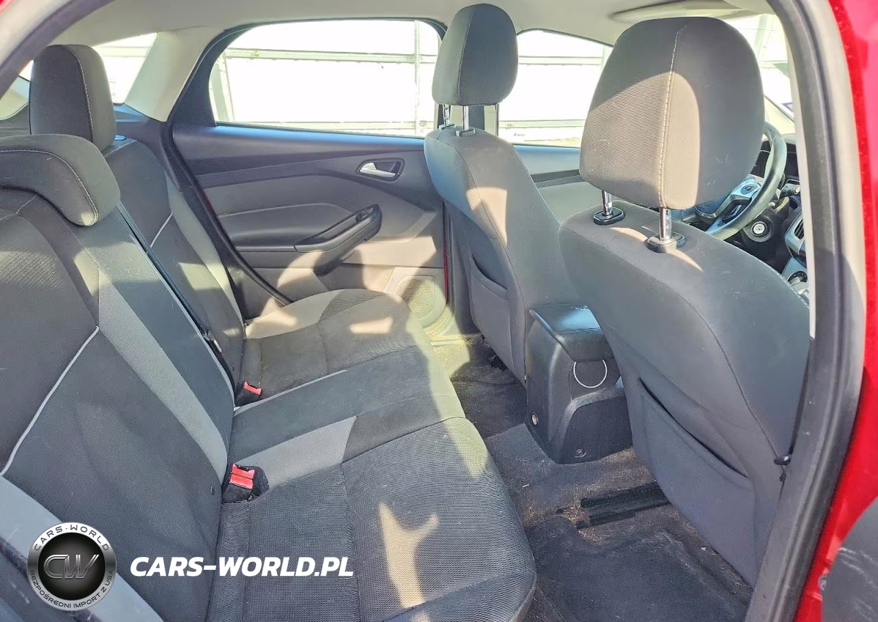 2013 Ford Focus Se VIN:1FADP3K21DL233893 - 10