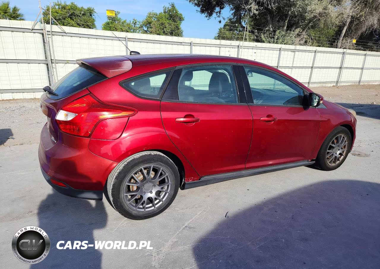 2013 Ford Focus Se VIN:1FADP3K21DL233893 - 3