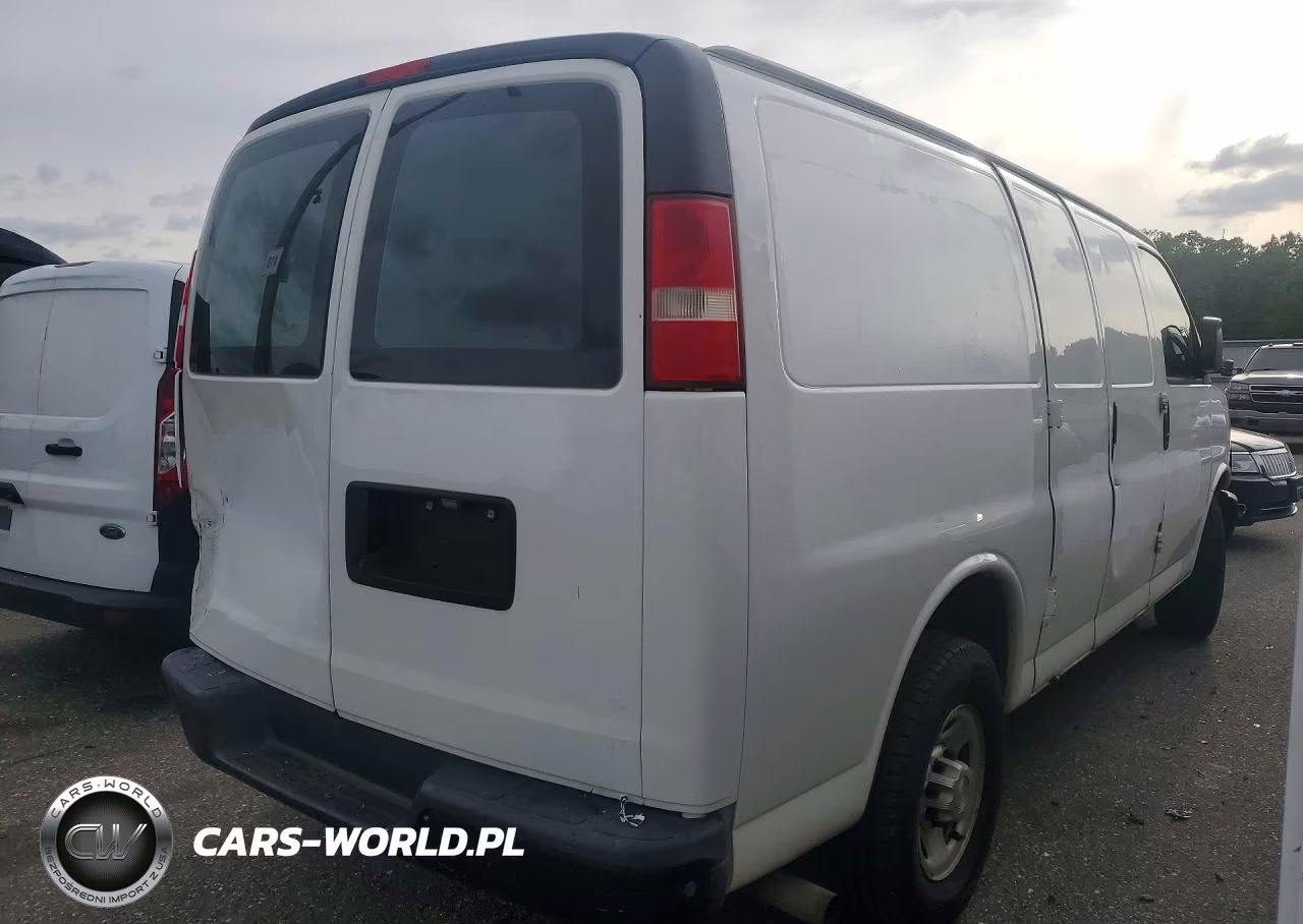 2015 Chevrolet Express G2500 VIN:1GCWGFCF7F1275893 - 3