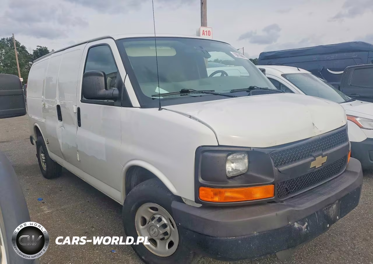 2015 Chevrolet Express G2500 VIN:1GCWGFCF7F1275893 - 4