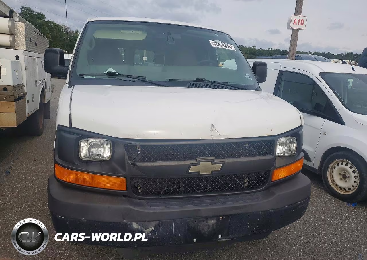 2015 Chevrolet Express G2500 VIN:1GCWGFCF7F1275893 - 5
