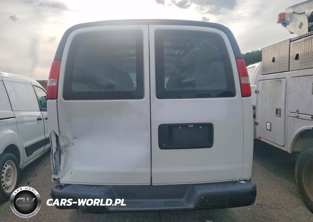 2015 Chevrolet Express G2500 VIN:1GCWGFCF7F1275893 - 6